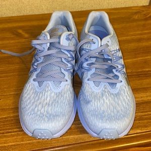 New Nike Womens zoom winflo 5 size 9